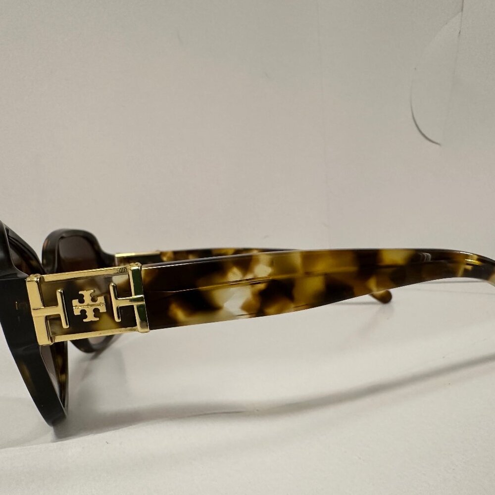 Tory Burch Tortoise Sunglasses with Case - Picture 3 of 4